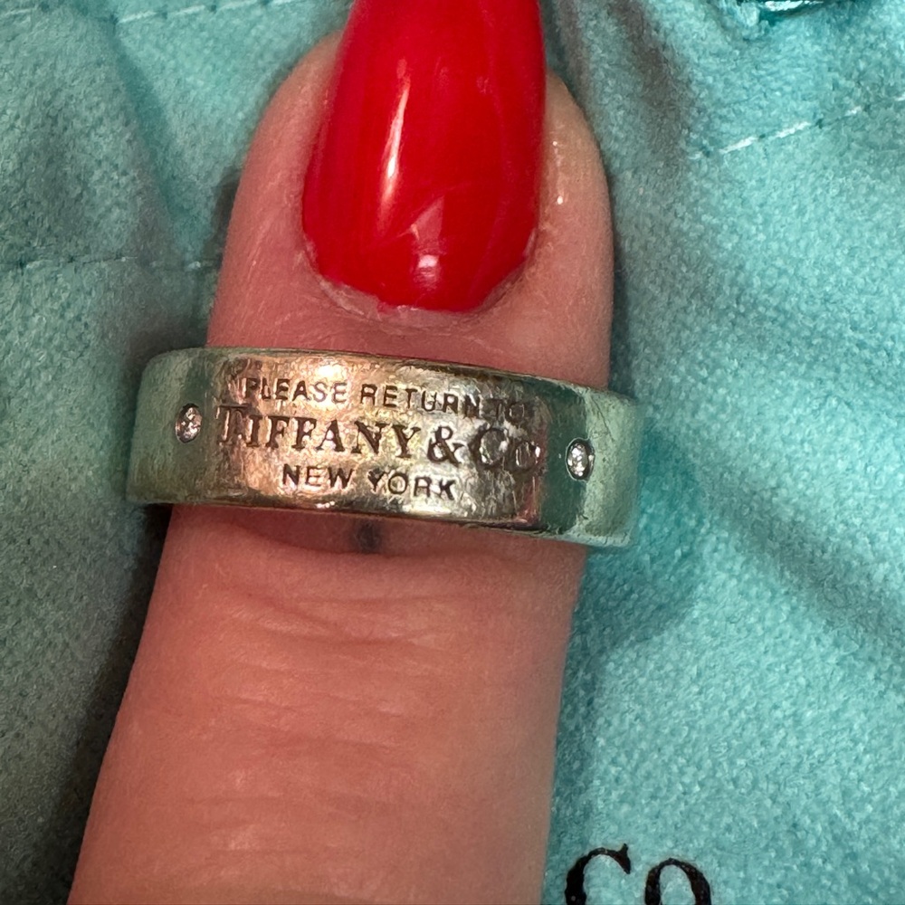 Authentic Tiffany and Co “Return To Tiffany” Ring